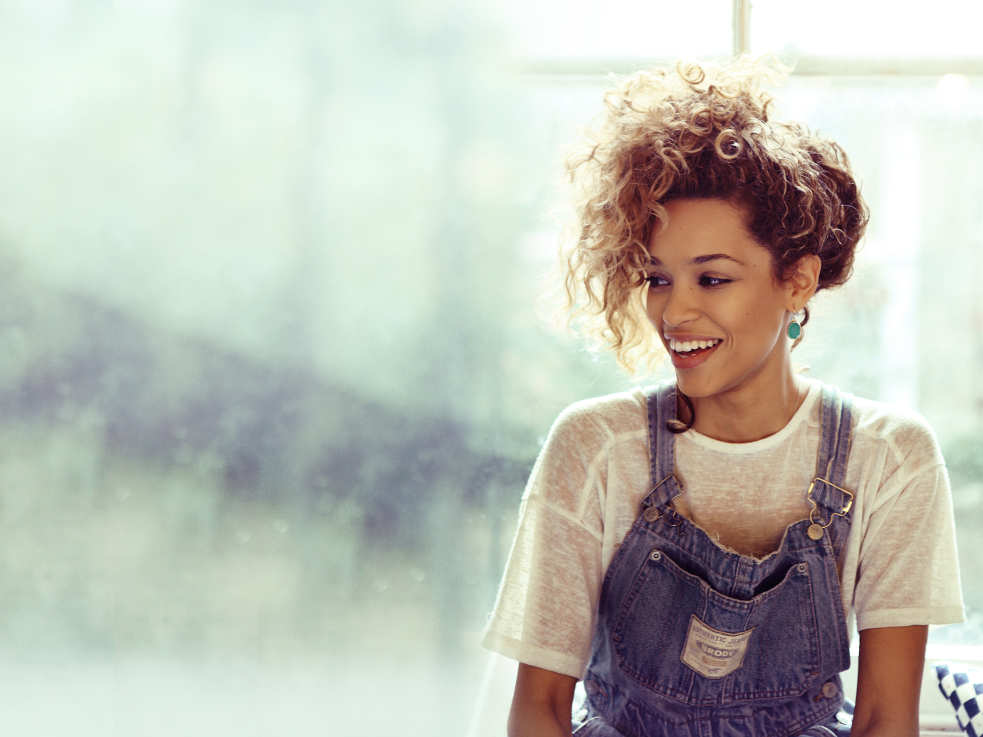 Izzy Bizu - Alchetron, The Free Social Encyclopedia